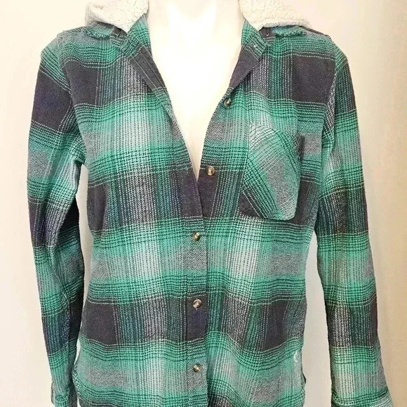 VINTAGE American Eagle Boyfriend Hooded Flannel Size Medium EUC - Picture 8 of 10